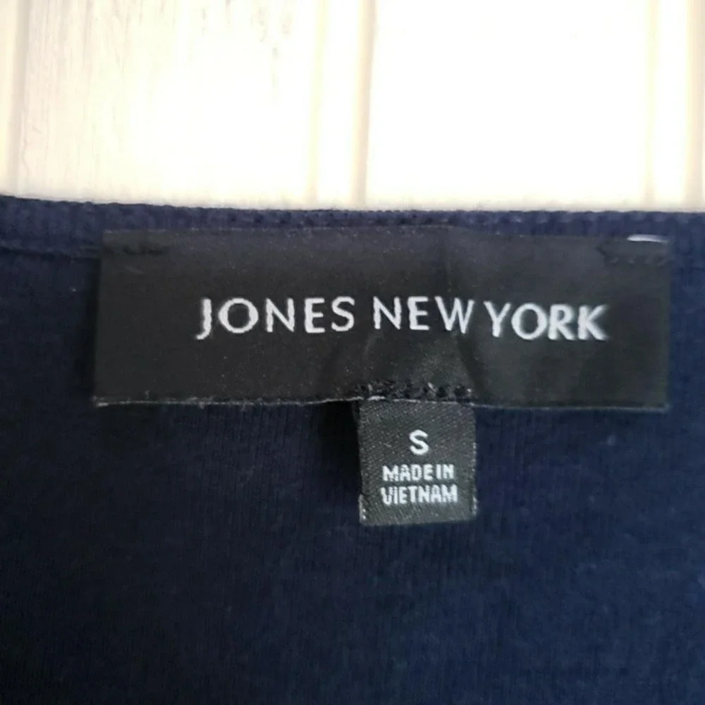 Jones New York Shirt Womens Small Blue V Neck 3/4 Sleeve Crochet Trim Jersey Top - Picture 4 of 7